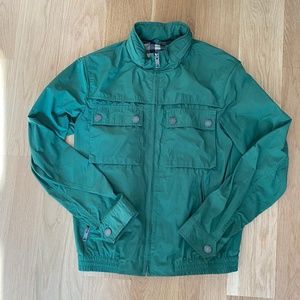 Burberry slim fit travel raincoat w/ hood. Mens small.